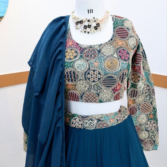 Fox Georgette -- FABRIC - Picture 8 of 12